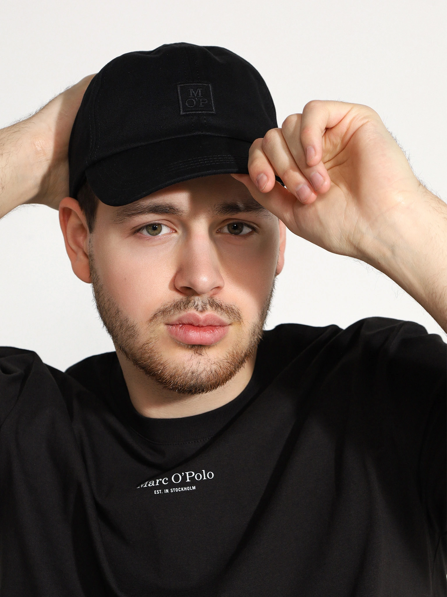 Бейсболка черного цвета из хлопка